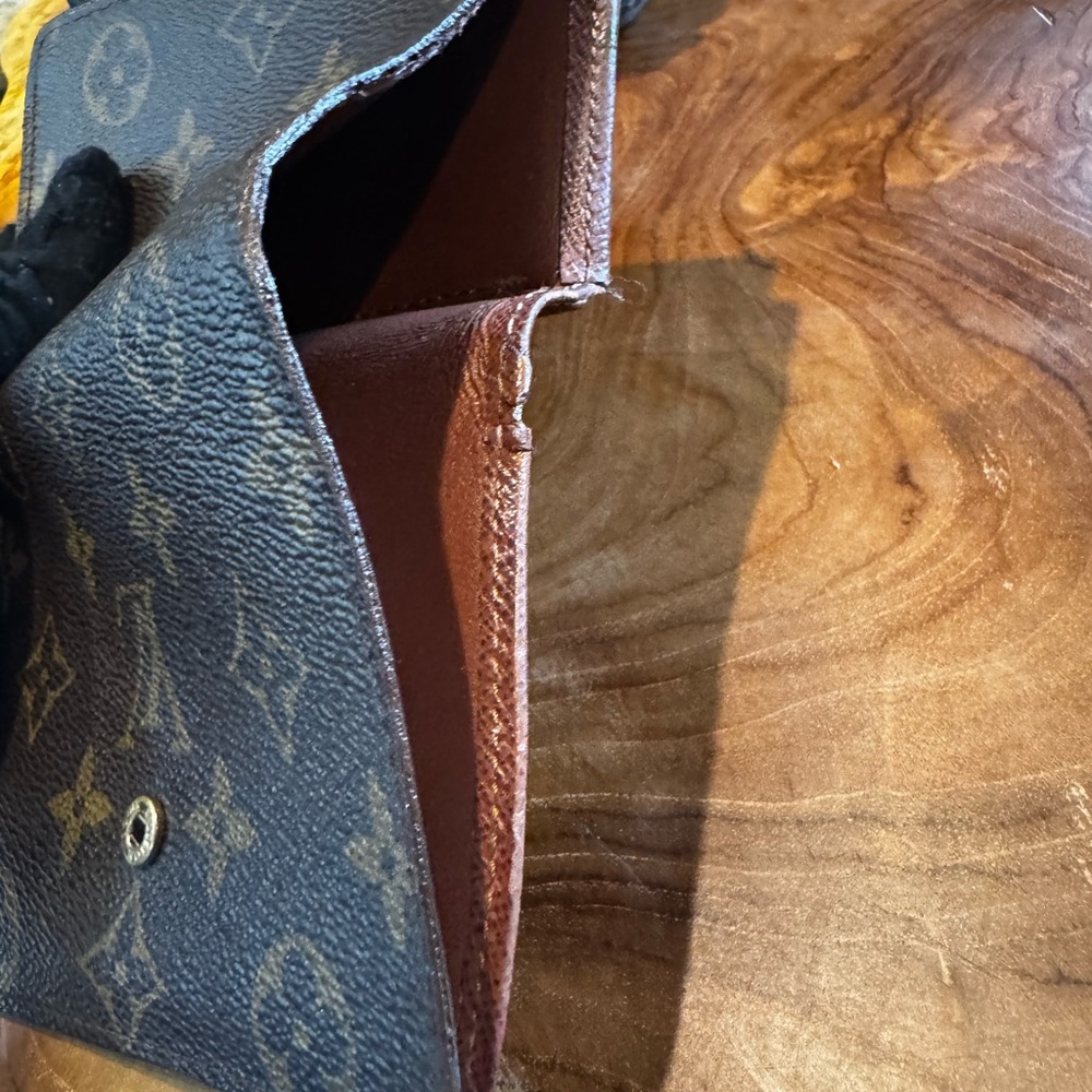 LOUIS VUITTON Monogram Porte Monnaie
Billets Viennois Wallet converted vintage - Picture 13 of 16